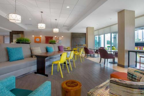 ردهة, Home2 Suites by Hilton Destin in Destin Beachfront ردهة, Home2 Suites by Hilton Destin in Destin Beachfront