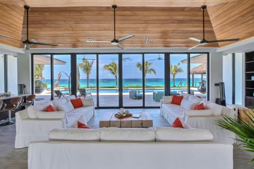 Facilities, Luxurious Ocean Front Mansion in The Bahamas in Dunmore Town Facilities, Luxurious Ocean Front Mansion in The Bahamas in Dunmore Town