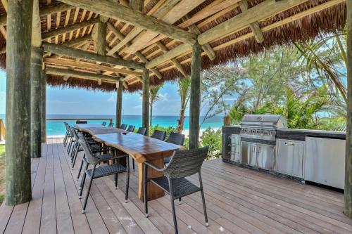 Facilities, Luxurious Ocean Front Mansion in The Bahamas in Dunmore Town Facilities, Luxurious Ocean Front Mansion in The Bahamas in Dunmore Town