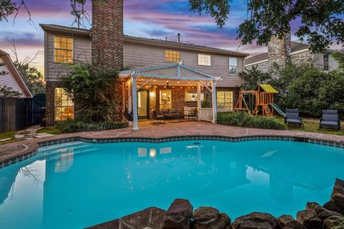 Oasis Jungle 5BR Pool W Huge View Private in Duncanville Oasis Jungle 5BR Pool W Huge View Private in Duncanville