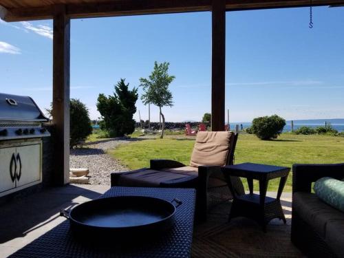 The Seaside Getaway - Direct Beach Access in Point Roberts The Seaside Getaway - Direct Beach Access in Point Roberts