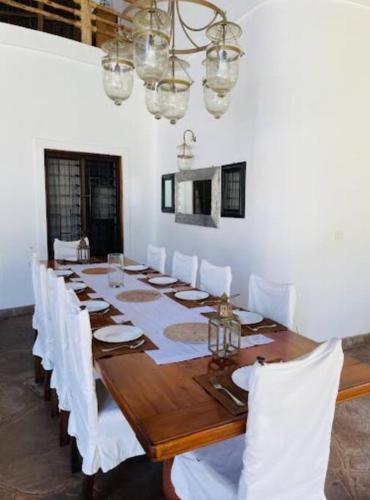Luxury 5Bdrm Malindi Villa, Pool & Outdoor Space in Malindi Luxury 5Bdrm Malindi Villa, Pool & Outdoor Space in Malindi