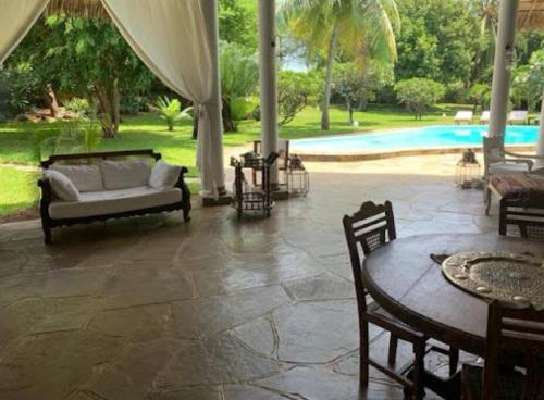 Luxury 5Bdrm Malindi Villa, Pool & Outdoor Space in Malindi Luxury 5Bdrm Malindi Villa, Pool & Outdoor Space in Malindi