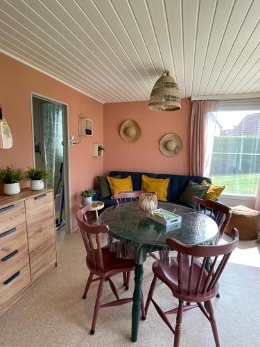 Rustig vakantiehuisje Coester De Haan - 2 slaapkamers in เดอร์ ฮาน Rustig vakantiehuisje Coester De Haan - 2 slaapkamers in เดอร์ ฮาน