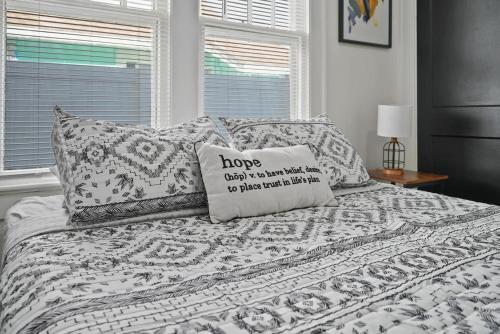 Orlando Retreat With Fireplace