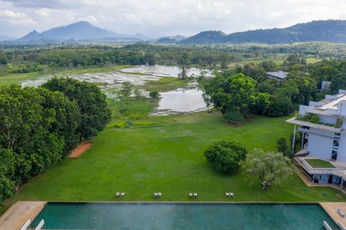 Jetwing Lake in Sigiriya Jetwing Lake in Sigiriya