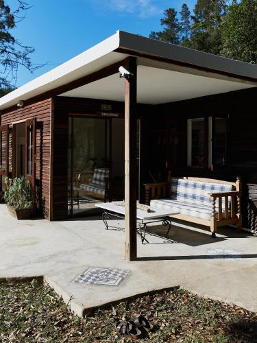 A szálláshely kívülről, Soul Forest cabin Nature retreat with hot tub in Karatara A szálláshely kívülről, Soul Forest cabin Nature retreat with hot tub in Karatara