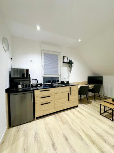 Tiny-Home-Stil nah am Rhein mit super Verkehrsanbindung in Wiesbaden Tiny-Home-Stil nah am Rhein mit super Verkehrsanbindung in Wiesbaden