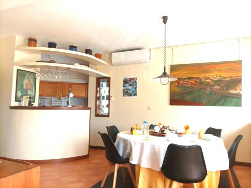 Food and beverages, Yellow House in Senhora Da Hora Food and beverages, Yellow House in Senhora Da Hora