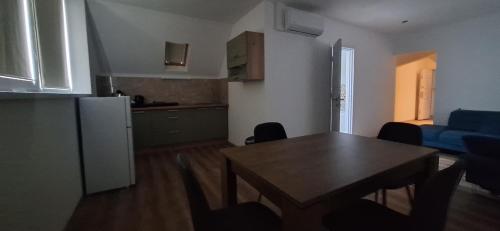 ALRO Studio Apartmanhaz in Balatonszarszo ALRO Studio Apartmanhaz in Balatonszarszo