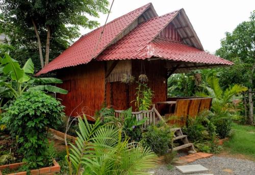 Odambang Village Homestay near Mrs. Bun Roeung's Ancient House Odambang Village Homestay near Mrs. Bun Roeung's Ancient House