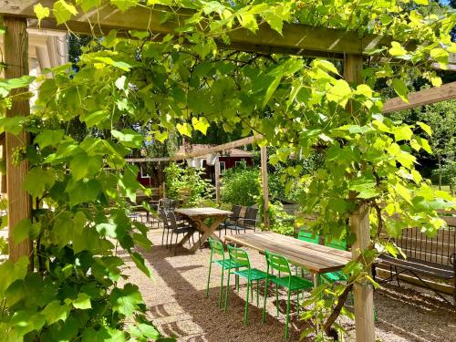 Lidhem herrgard. Bed & Breakfast och mindre lagenheter in Edserum Lidhem herrgard. Bed & Breakfast och mindre lagenheter in Edserum