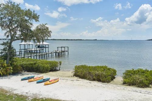 Amazing Private Beach Home in Oldsmar (Florida) Amazing Private Beach Home in Oldsmar (Florida)