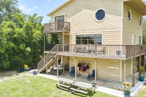 Amazing Private Beach Home in Oldsmar (Florida) Amazing Private Beach Home in Oldsmar (Florida)