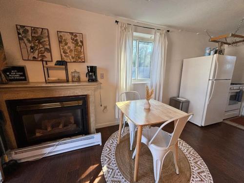 Cozy Cottage Close to Downtown COS in نوب هيل Cozy Cottage Close to Downtown COS in نوب هيل