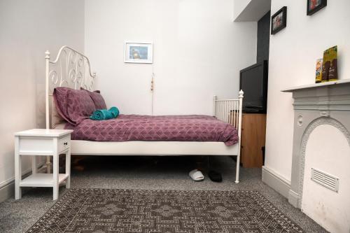 Audenshaw Spacious Double Room