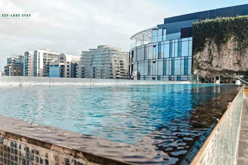 Elegant Apartment in Park with Rooftop Infinity Pool on St Kilda Road, Melbourne, Melbourne Elegant Apartment in Park with Rooftop Infinity Pool on St Kilda Road, Melbourne, Melbourne