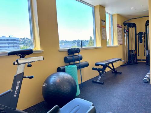 Fitness center, Downtown-Elevator-King Bed-Garage Parking-Laundry in Walnut Creek (CA) Fitness center, Downtown-Elevator-King Bed-Garage Parking-Laundry in Walnut Creek (CA)