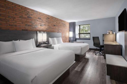 Travelodge by Wyndham Barrie in Barrie Travelodge by Wyndham Barrie in Barrie