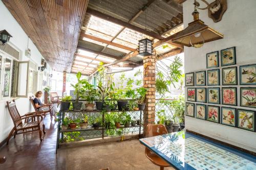 Kandy Inn Madugalle’s family guest house in Kandy Kandy Inn Madugalle’s family guest house in Kandy