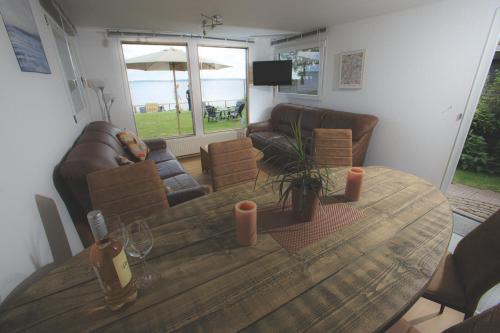 Meerzicht, 6-persoons aan het Lauwersmeer Friesland in Dongeradeel Meerzicht, 6-persoons aan het Lauwersmeer Friesland in Dongeradeel