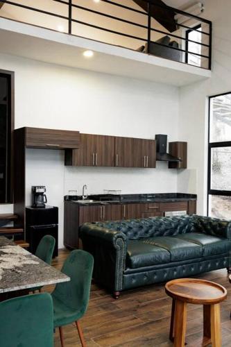 Lujosa casa en el Bosque cerca de la ciudad in Los Alcanfores Lujosa casa en el Bosque cerca de la ciudad in Los Alcanfores