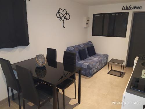 charmant gite 25m² indépendant (charmant gite 25m² independant) in Ales charmant gite 25m² indépendant (charmant gite 25m² independant) in Ales