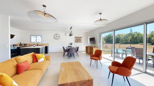 Villa des Grands Crus 5 suites Calme NoFête (Villa des Grands Crus 5 suites Calme NoFete) in La Brede Villa des Grands Crus 5 suites Calme NoFête (Villa des Grands Crus 5 suites Calme NoFete) in La Brede