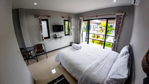 Meena Resort มีนารีสอร์ท in Sena Meena Resort มีนารีสอร์ท in Sena