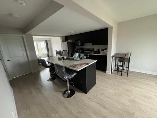 Cozy modern home in a family friendly neighborhood in Nepean Cozy modern home in a family friendly neighborhood in Nepean