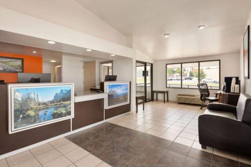 Lobby, Howard Johnson by Wyndham Harrisonburg in East Harrisonburg Lobby, Howard Johnson by Wyndham Harrisonburg in East Harrisonburg