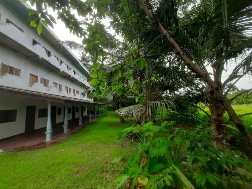 Sharu Tours Gest House