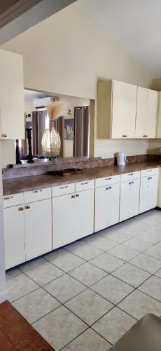 Κουζίνα, Experience Cruzan Comfort in Kingshill Κουζίνα, Experience Cruzan Comfort in Kingshill