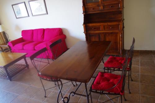 This photo about Apartamentos Playa de Los Roques shared on HyHotel.com