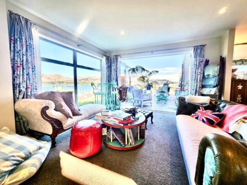 Sea views in luxury at LYTTELTON BOATIQUE HOUSE - 14 km from Christchurch in Lyttelton Sea views in luxury at LYTTELTON BOATIQUE HOUSE - 14 km from Christchurch in Lyttelton