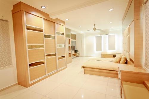 แอลเอสเอช เรสต์ เฮาส์ (LSH Rest House) in จิตรา แอลเอสเอช เรสต์ เฮาส์ (LSH Rest House) in จิตรา