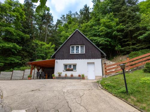 Holiday Home Zimořský domek by Interhome (Holiday Home Zimorsky domek by Interhome) in Libechov Holiday Home Zimořský domek by Interhome (Holiday Home Zimorsky domek by Interhome) in Libechov