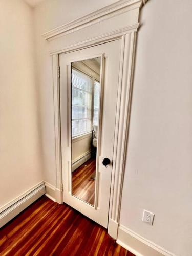 Modern Apartment - 3 Bedrooms, 2 Bathrooms in 스테이텐 아일랜드 Modern Apartment - 3 Bedrooms, 2 Bathrooms in 스테이텐 아일랜드