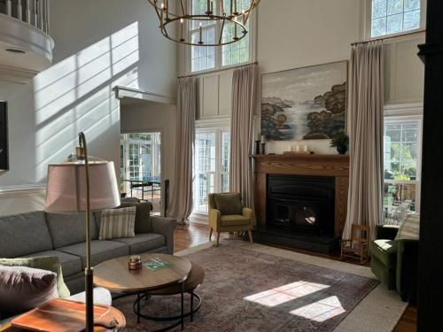 Pine Hill Estate in Griffin (GA) Pine Hill Estate in Griffin (GA)