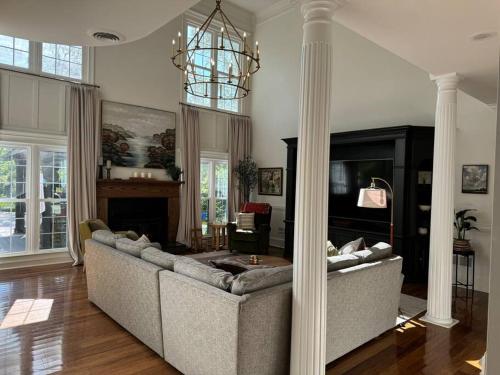 Pine Hill Estate in Griffin (GA) Pine Hill Estate in Griffin (GA)