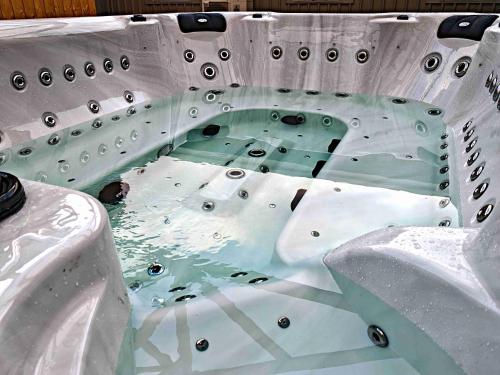 Hot tub, Pipers ski Lodge in Tongariro National Park Hot tub, Pipers ski Lodge in Tongariro National Park