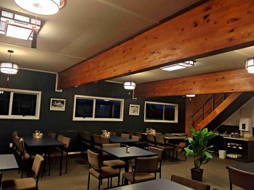 Restaurant, Pipers ski Lodge in Tongariro National Park Restaurant, Pipers ski Lodge in Tongariro National Park