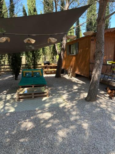 Superbe Roulotte de charme in Bagnols-en-Foret Superbe Roulotte de charme in Bagnols-en-Foret