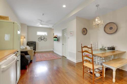 The City Cottage - Unique and Cozy in Franklinton The City Cottage - Unique and Cozy in Franklinton