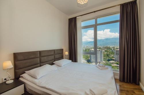 ROION Batumi Luxury 1BR Pool Oasis E1811