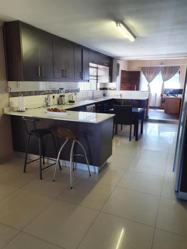 Ludinz Guest House, Self catering near Cape Town International Airport Ludinz Guest House, Self catering near Cape Town International Airport