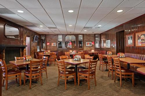 Best Western Plus Carriage Inn in Canoga Park Best Western Plus Carriage Inn in Canoga Park