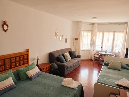 Pensión las Hojas (Pension las Hojas) in Tudela Pensión las Hojas (Pension las Hojas) in Tudela