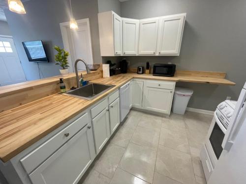 The Yale Townhouse- 2 BR in ฮิลล์ท็อป The Yale Townhouse- 2 BR in ฮิลล์ท็อป