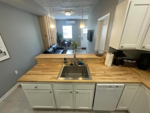 The Yale Townhouse- 2 BR in ฮิลล์ท็อป The Yale Townhouse- 2 BR in ฮิลล์ท็อป